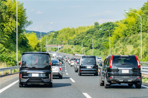 車が渋滞している様子